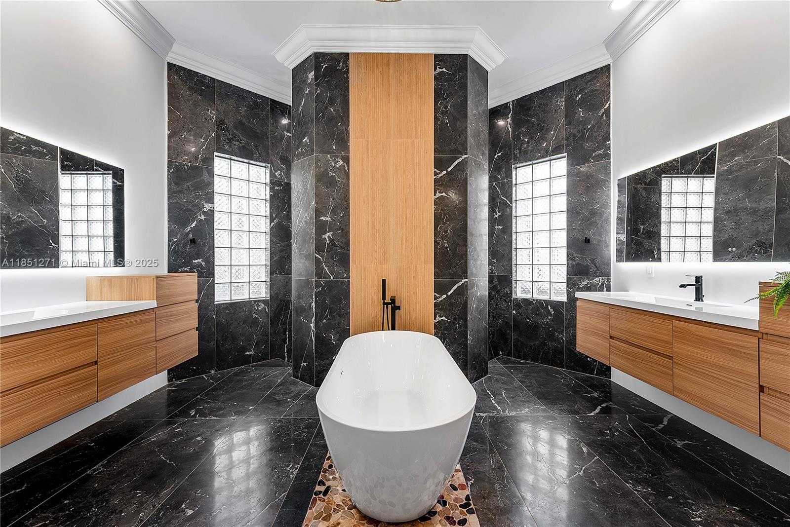 Small Image of 11098 CANARY ISLAND CT, Plantation Number 22