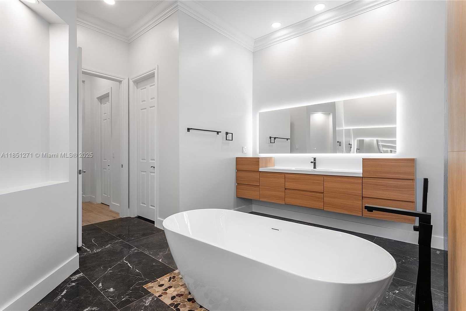Small Image of 11098 CANARY ISLAND CT, Plantation Number 26
