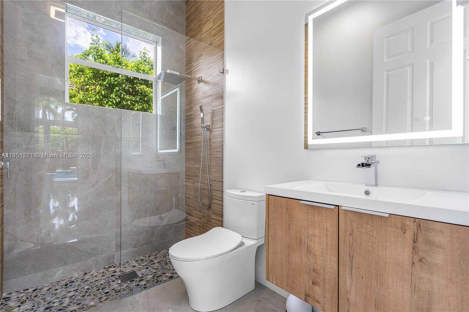 Small Image of 11098 CANARY ISLAND CT, Plantation Number 33