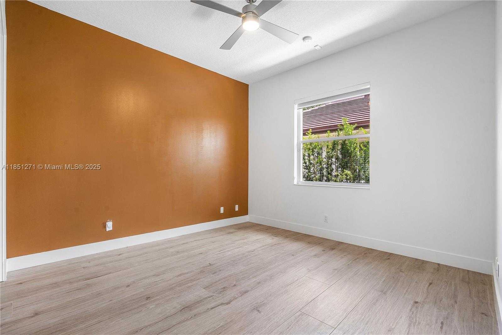 Small Image of 11098 CANARY ISLAND CT, Plantation Number 35