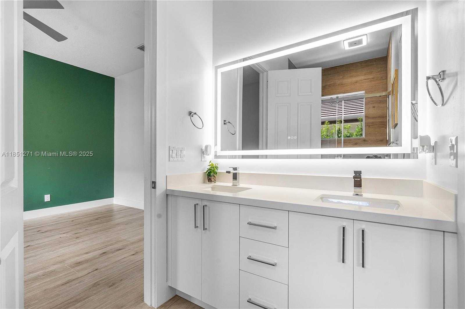 Small Image of 11098 CANARY ISLAND CT, Plantation Number 36