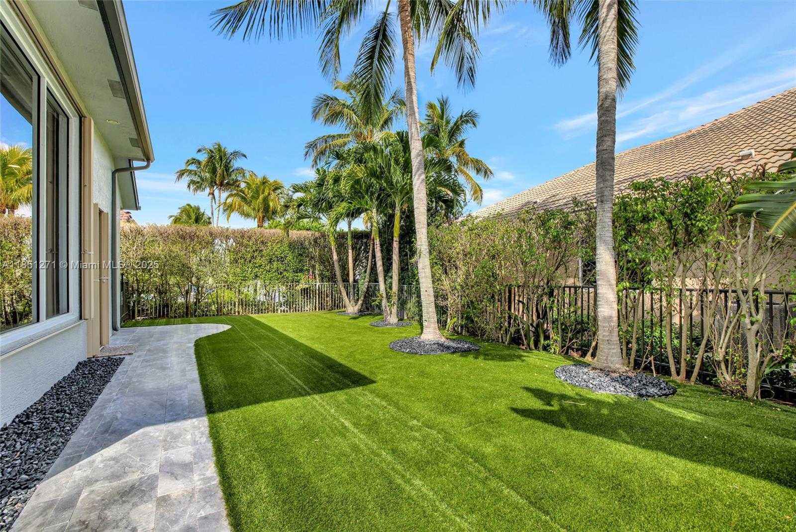 Small Image of 11098 CANARY ISLAND CT, Plantation Number 52