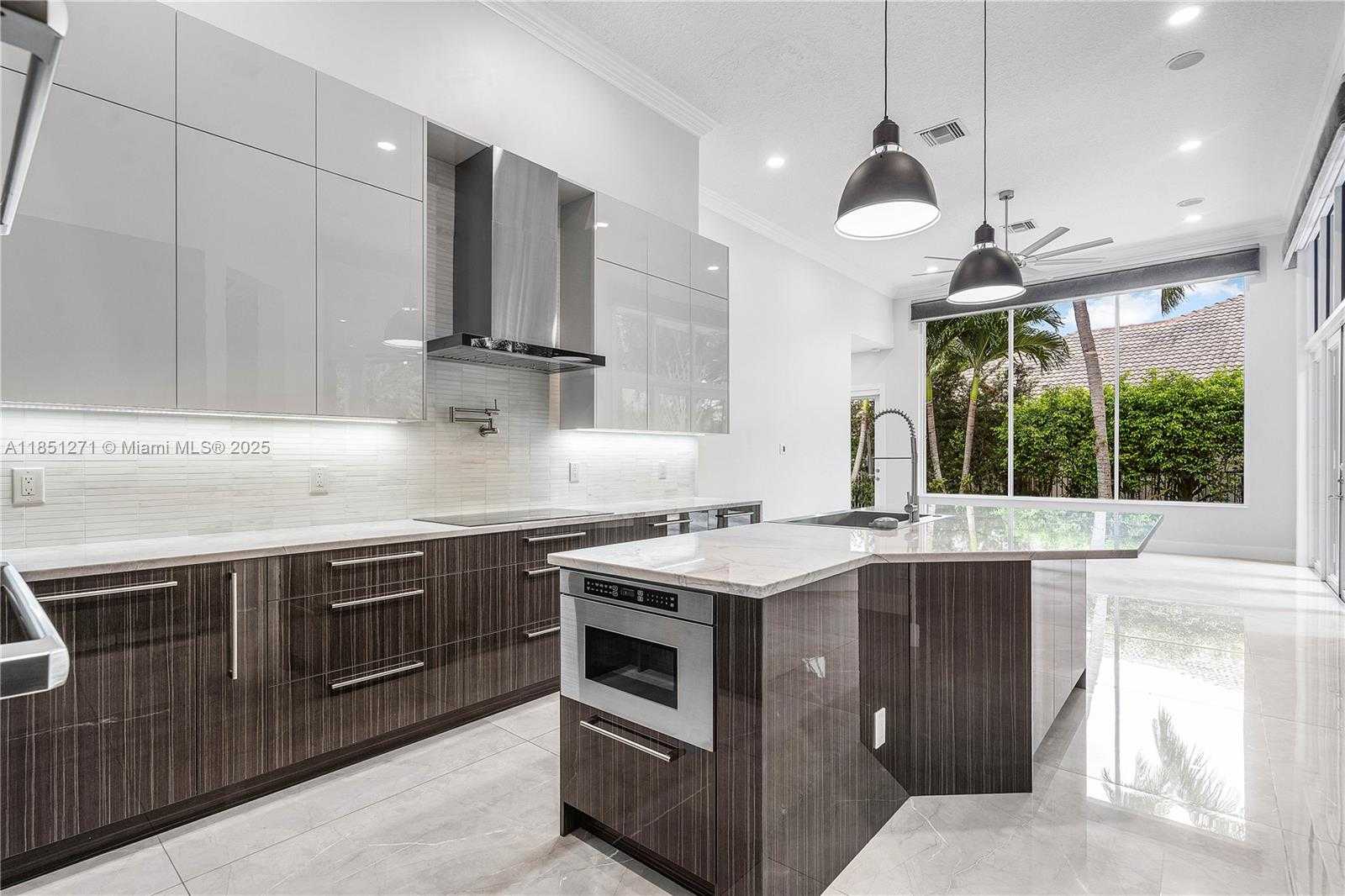 Small Image of 11098 CANARY ISLAND CT, Plantation Number 6