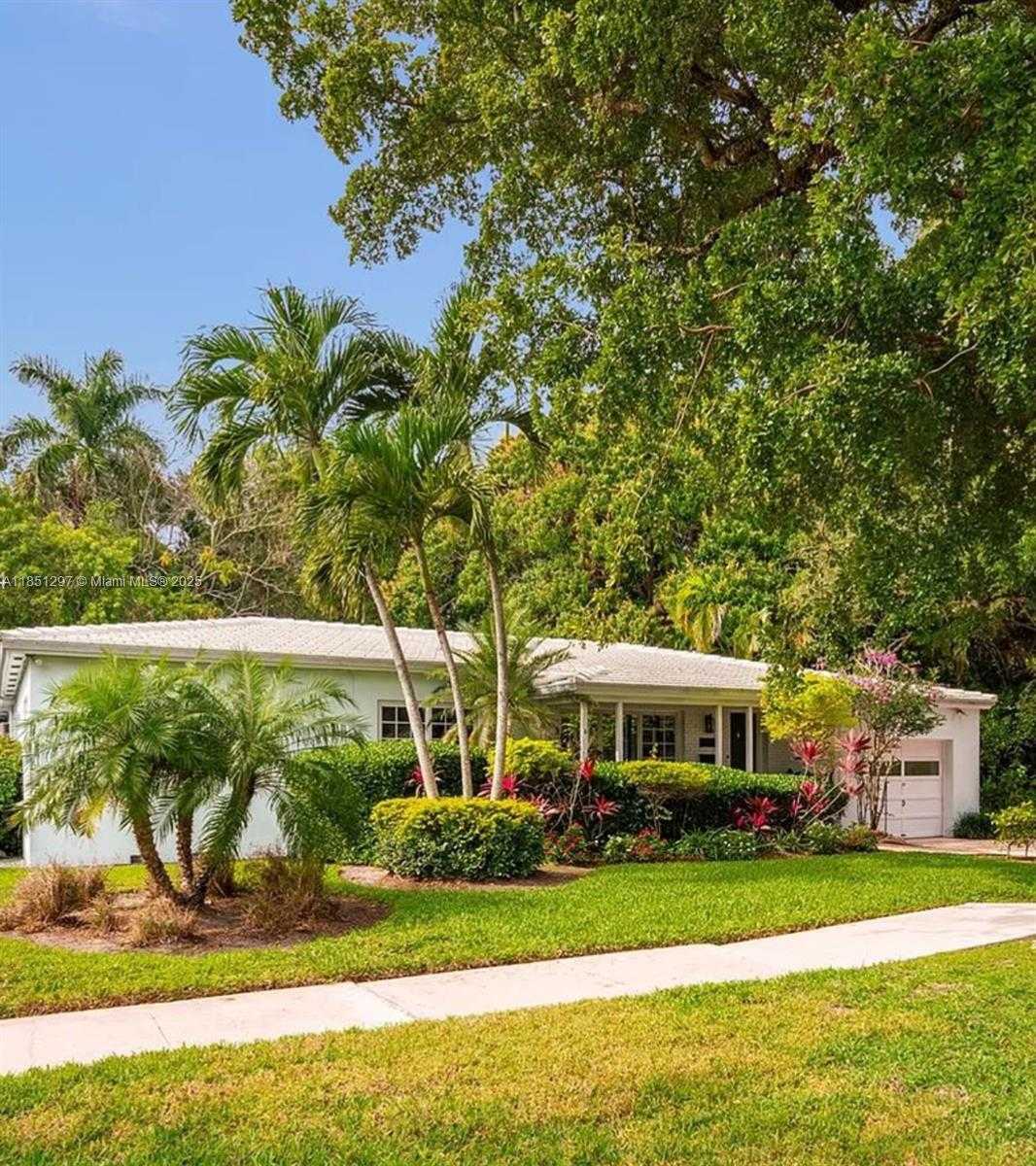 Small Image of 7300 MINDELLO ST, Coral Gables Number 2