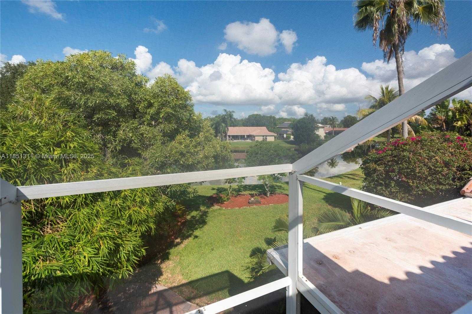 Small Image of 1075 SAN LUIS REY, Weston Number 11