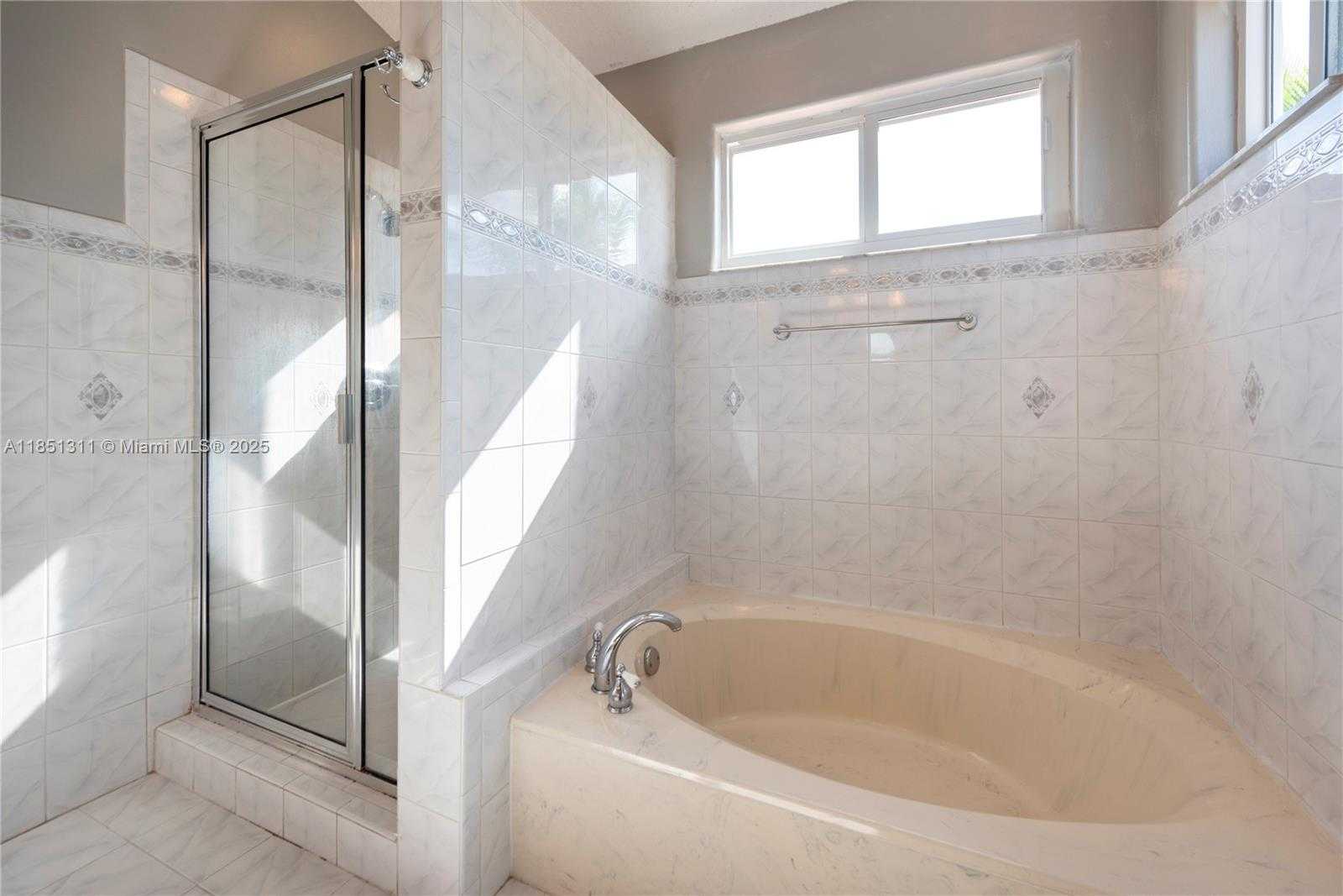 Small Image of 1075 SAN LUIS REY, Weston Number 14