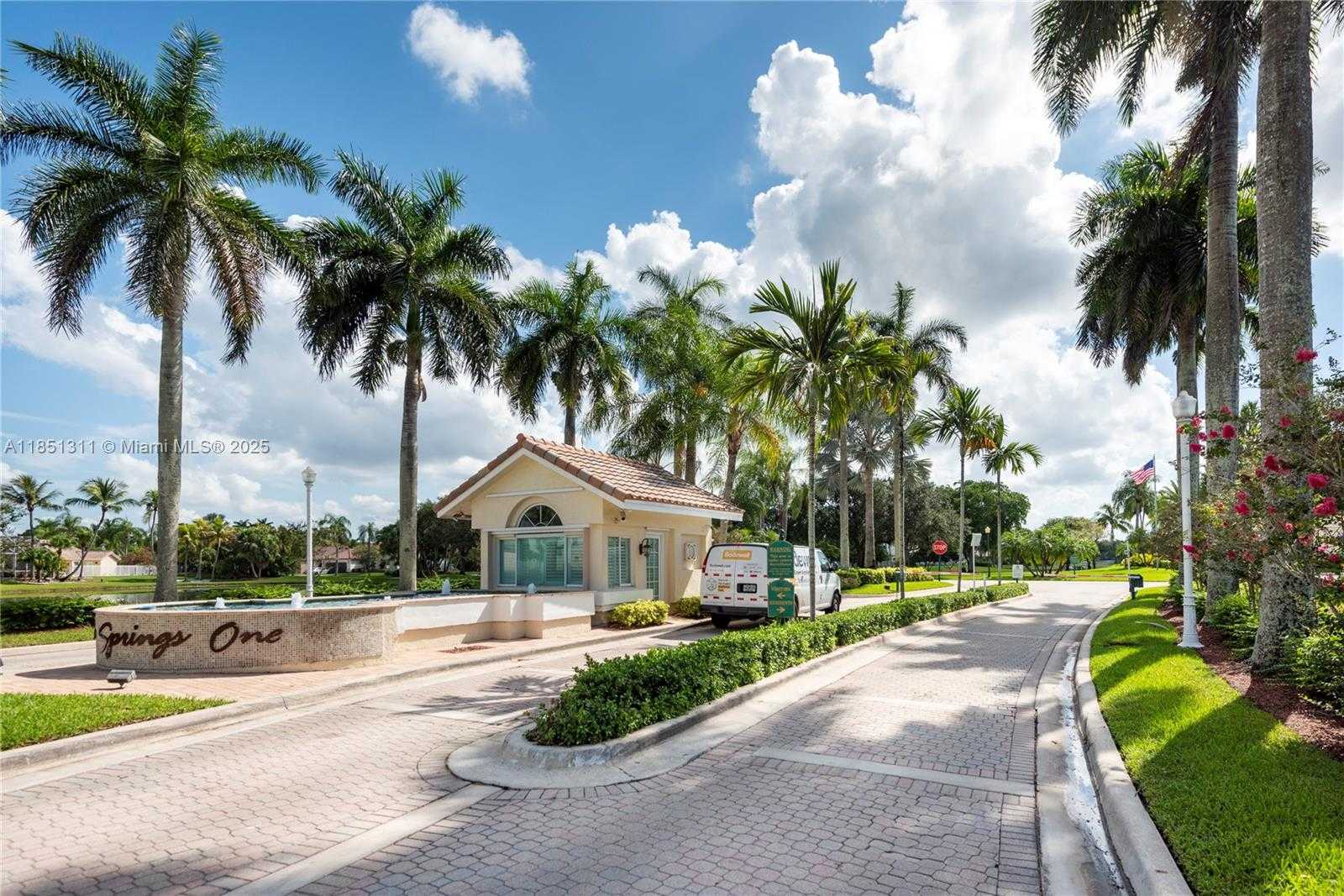 Small Image of 1075 SAN LUIS REY, Weston Number 17