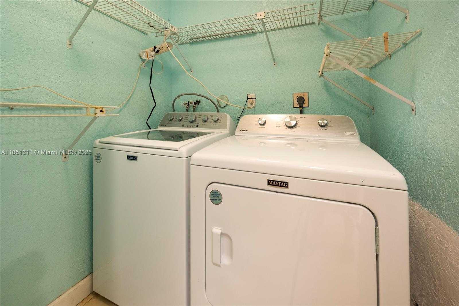 Small Image of 1075 SAN LUIS REY, Weston Number 22