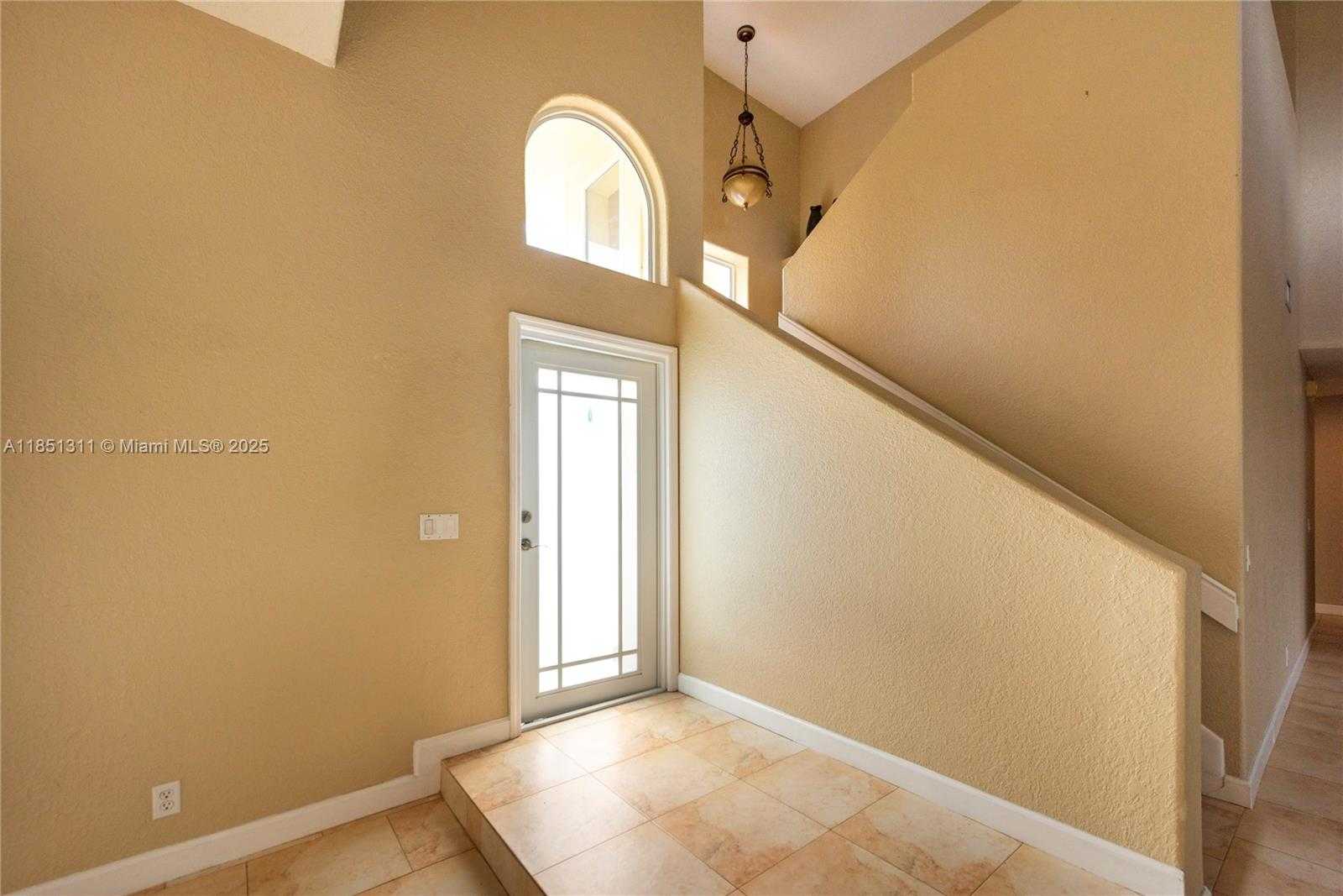 Small Image of 1075 SAN LUIS REY, Weston Number 27