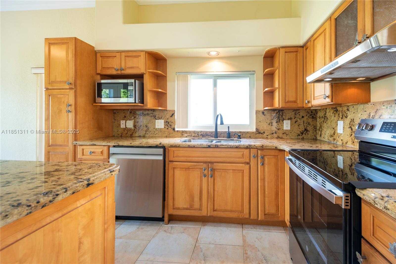 Small Image of 1075 SAN LUIS REY, Weston Number 5
