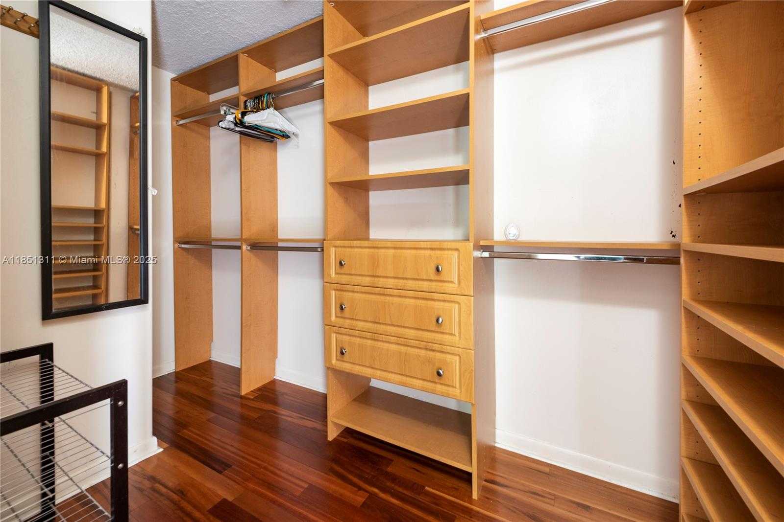 Small Image of 1075 SAN LUIS REY, Weston Number 9