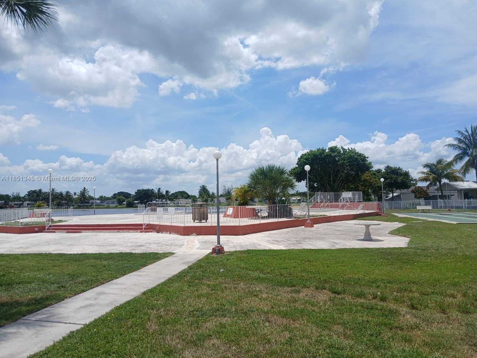Small Image of 11201 SW AVE 55TH LOT 1 BOX 35, Miramar Number 27
