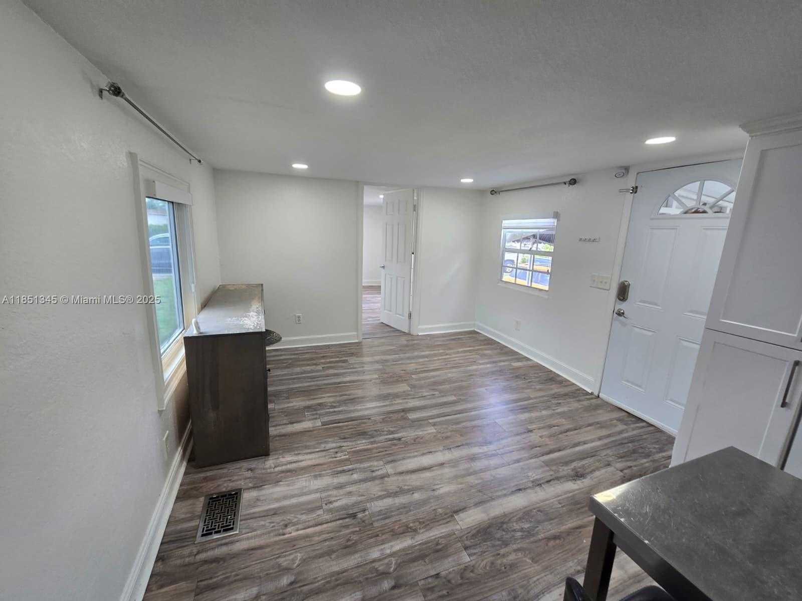 Small Image of 11201 SW AVE 55TH LOT 1 BOX 35, Miramar Number 4