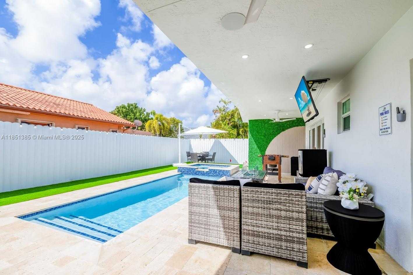 Small Image of 14354 SOUTH WEST 113TH TER, Miami Number 2