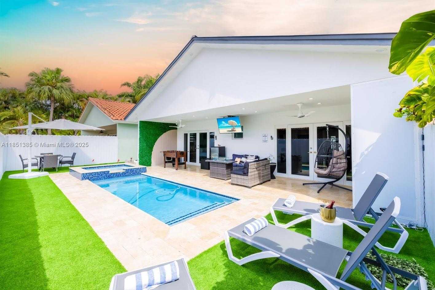 Small Image of 14354 SOUTH WEST 113TH TER, Miami Number 3