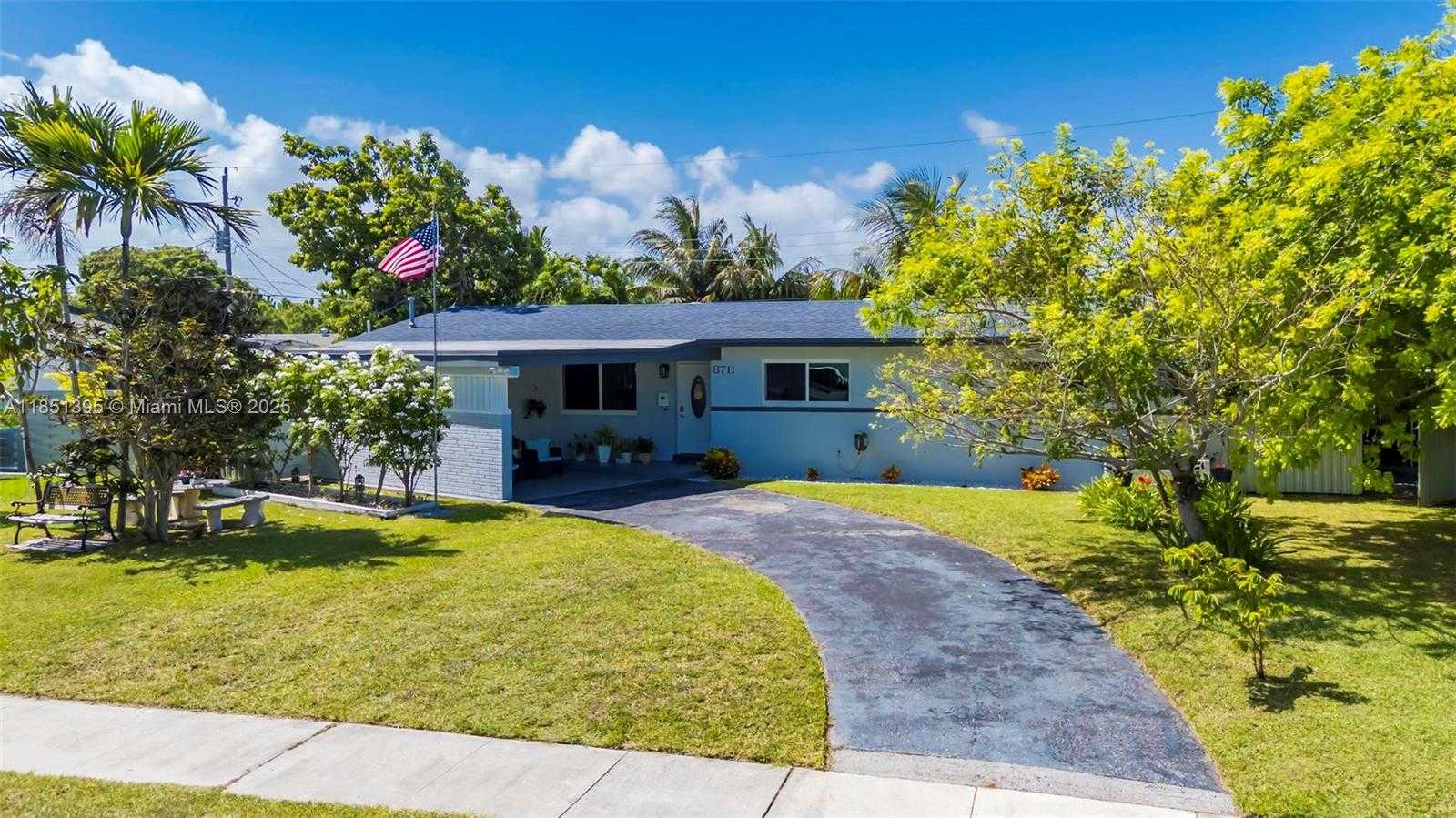 Small Image of 8711 SOUTH WEST 191ST ST, Cutler Bay Number 2