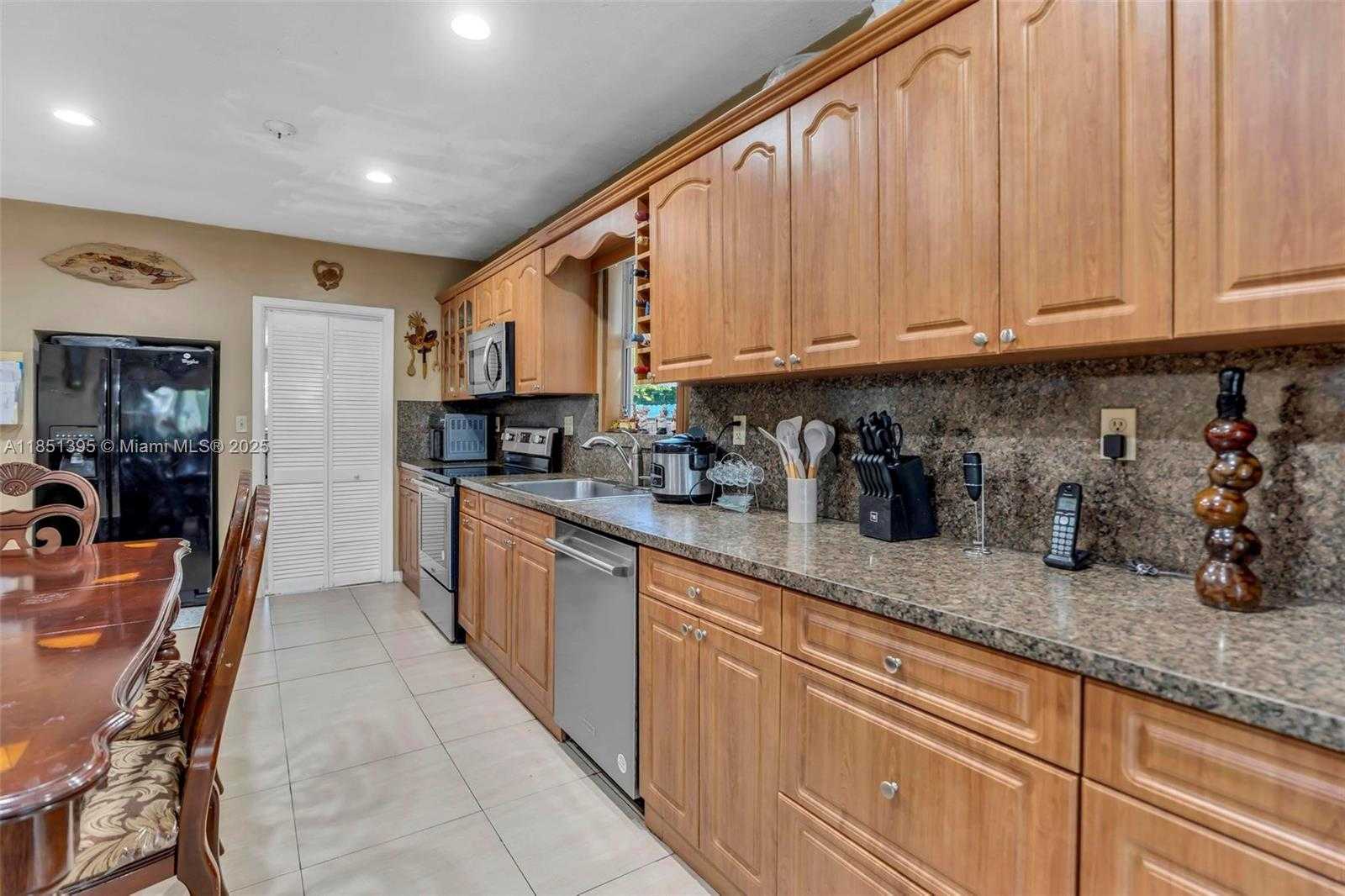 Small Image of 8711 SOUTH WEST 191ST ST, Cutler Bay Number 25