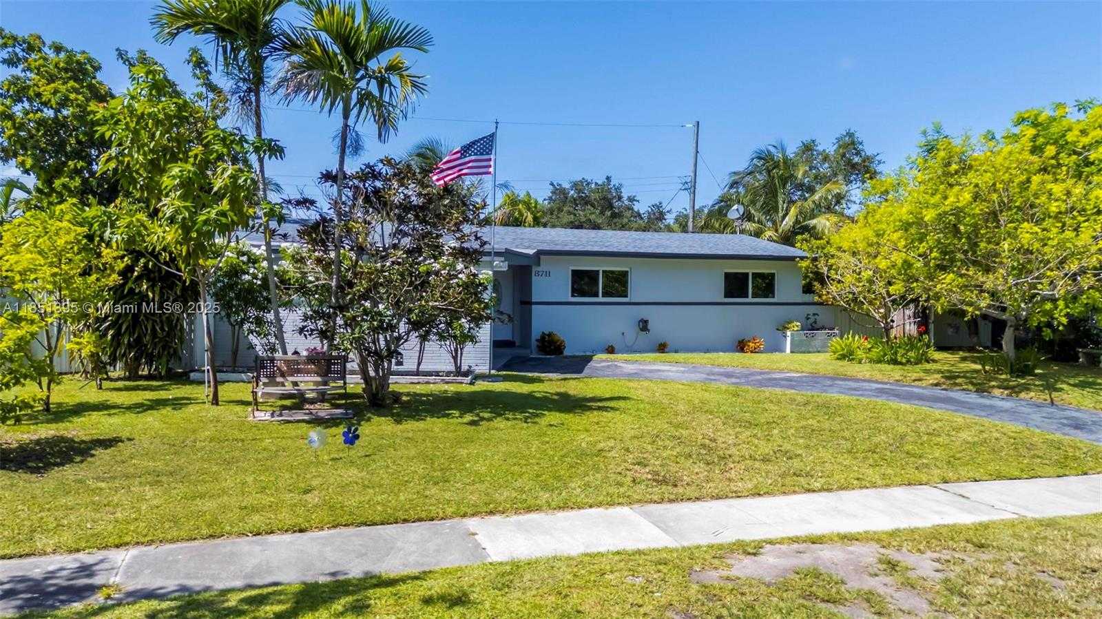 Small Image of 8711 SOUTH WEST 191ST ST, Cutler Bay Number 4