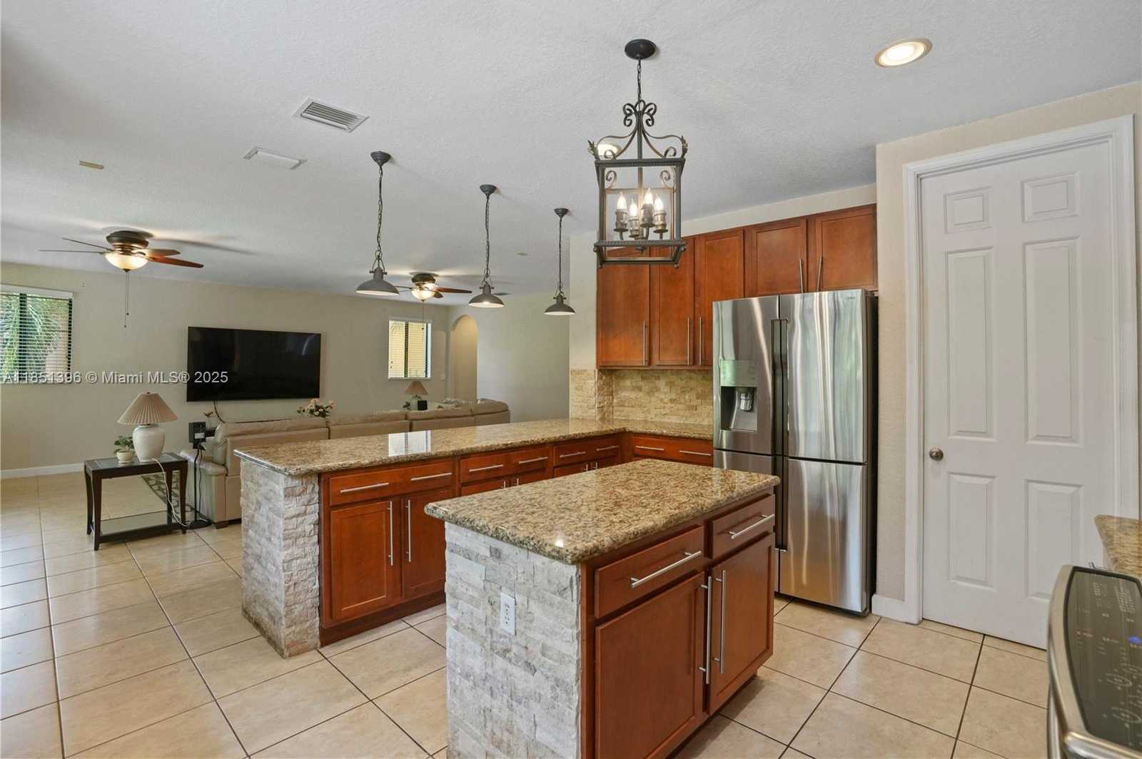 Small Image of 7714 SOUTH WEST 193RD ST, Cutler Bay Number 23