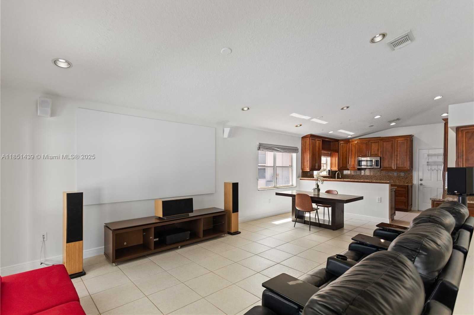 Small Image of 14321 SOUTH WEST 33RD CT, Miramar Number 11
