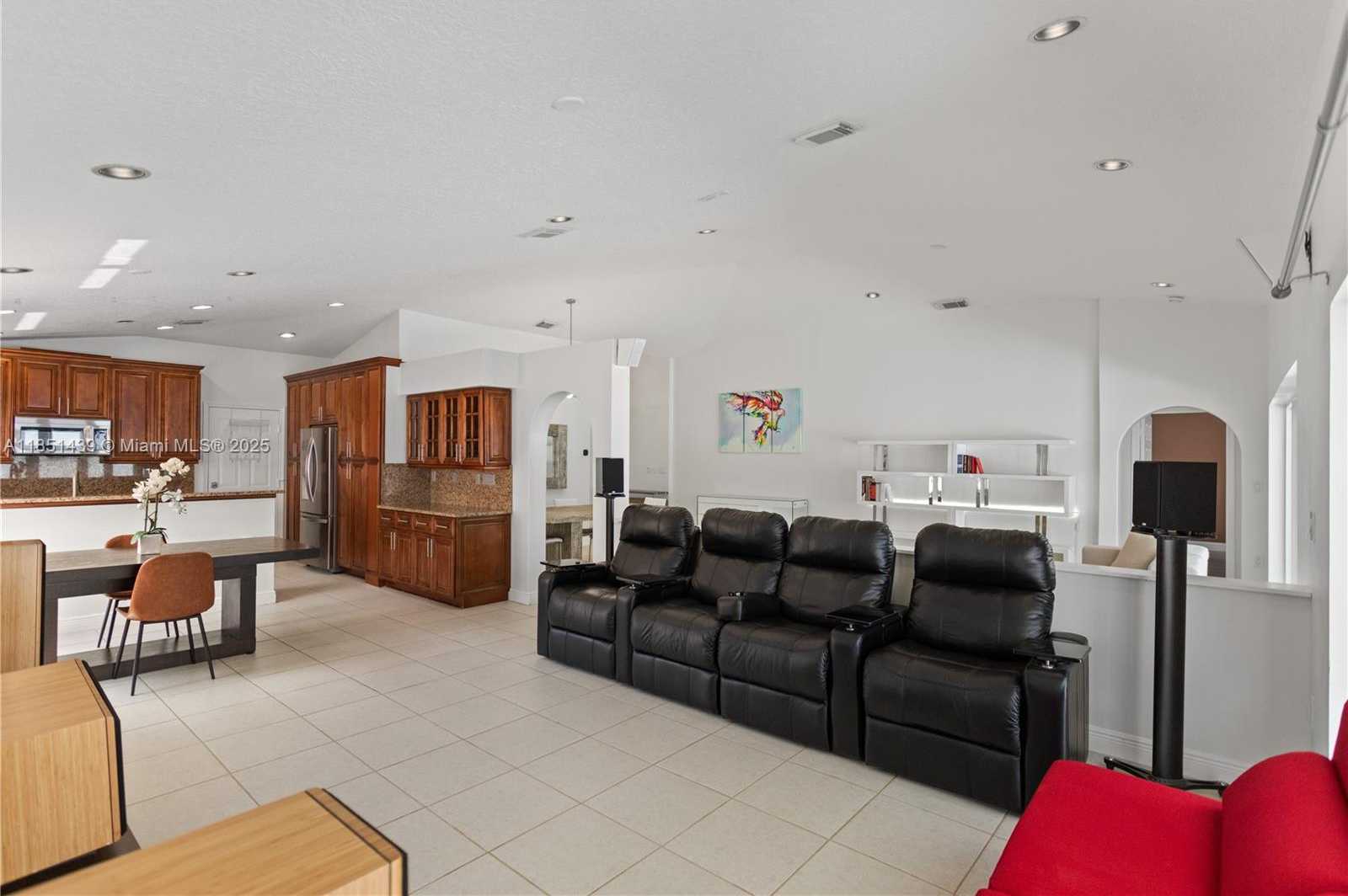 Small Image of 14321 SOUTH WEST 33RD CT, Miramar Number 12
