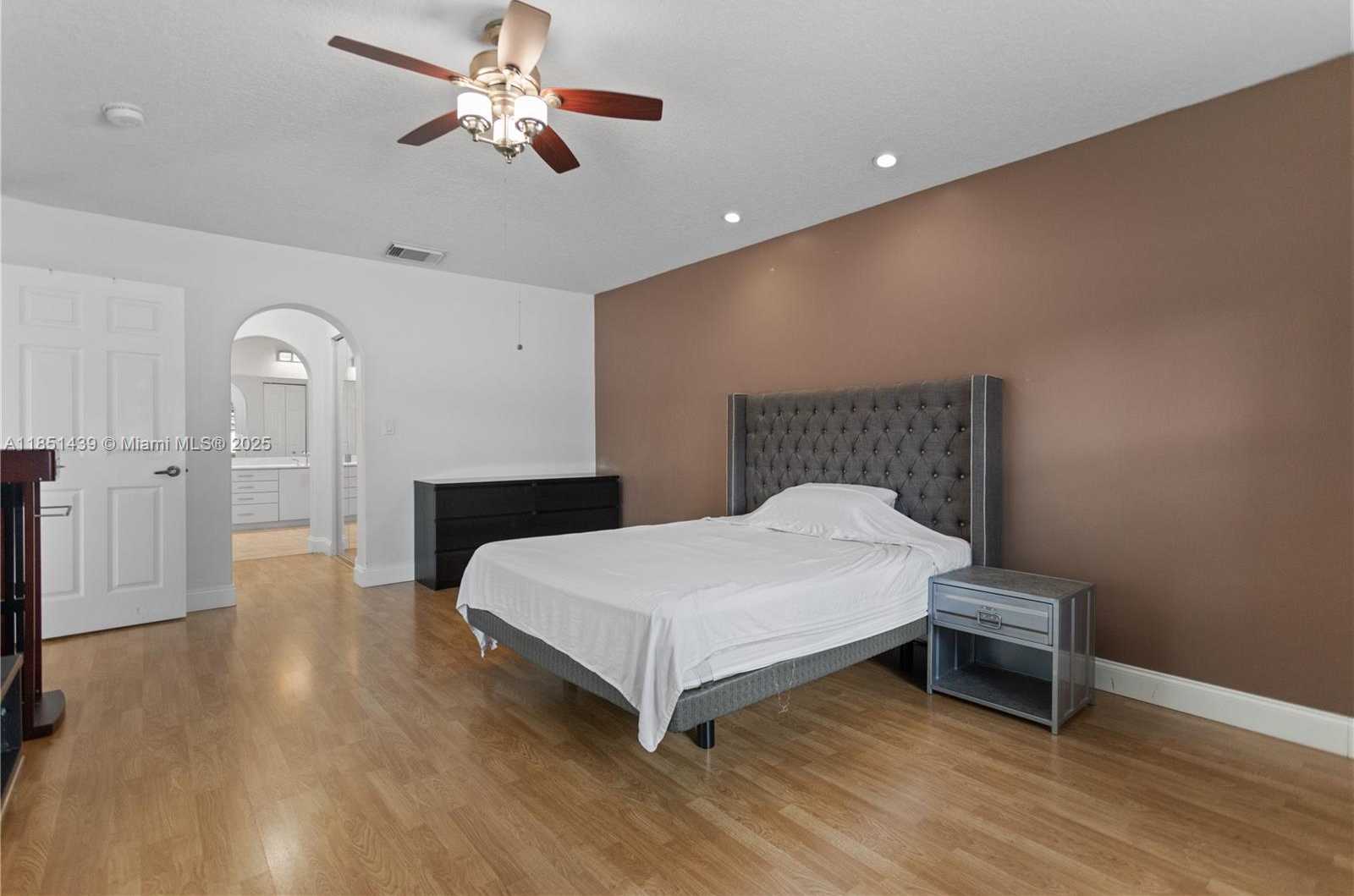 Small Image of 14321 SOUTH WEST 33RD CT, Miramar Number 25