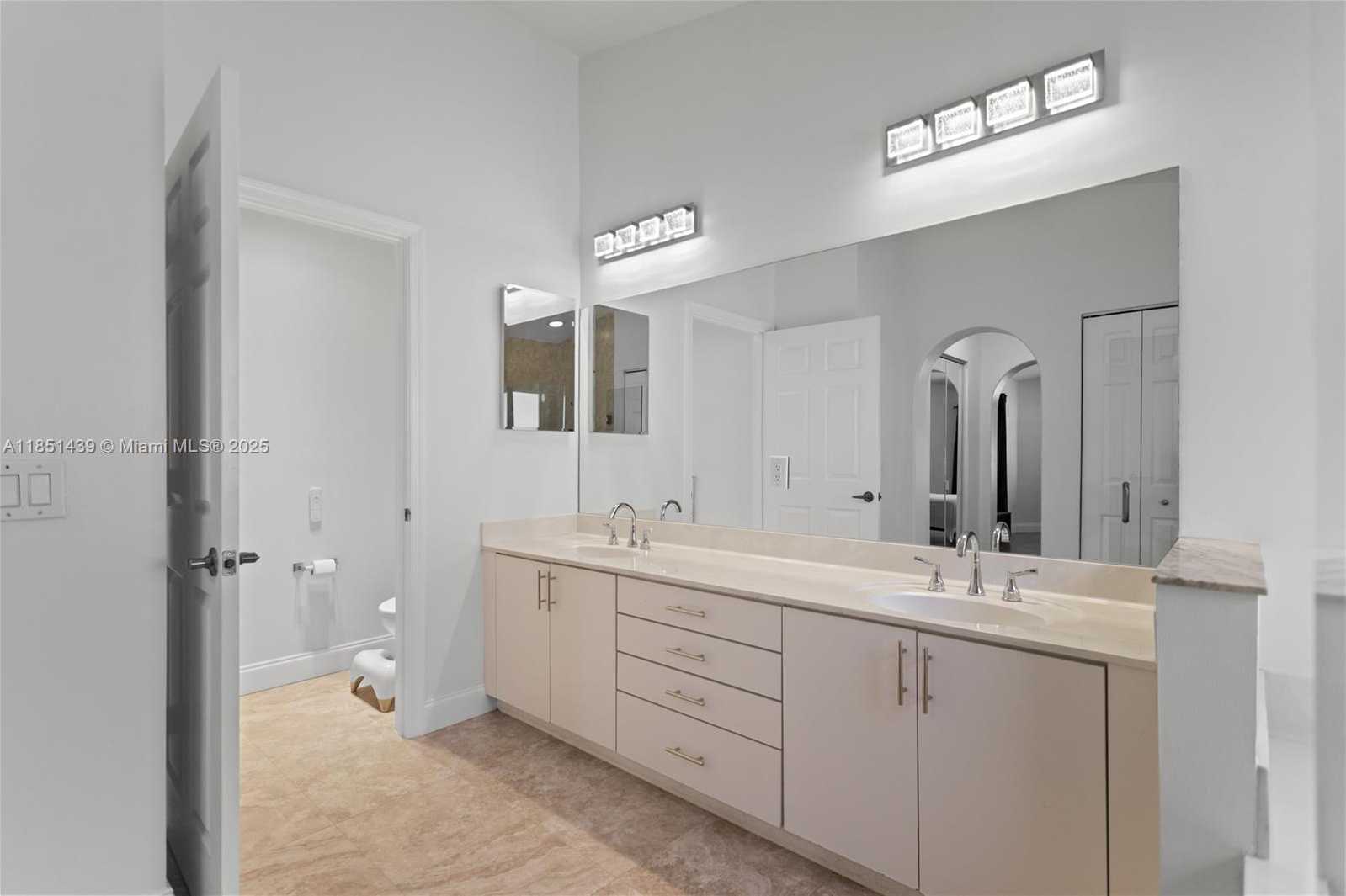 Small Image of 14321 SOUTH WEST 33RD CT, Miramar Number 31