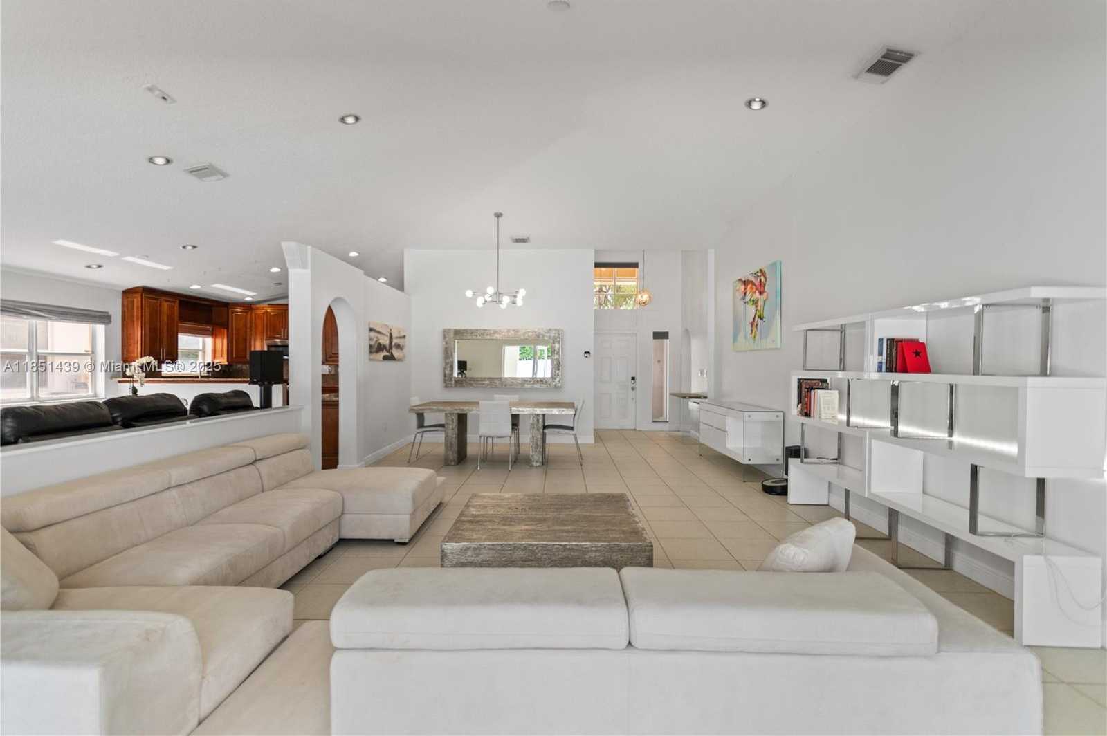 Small Image of 14321 SOUTH WEST 33RD CT, Miramar Number 8