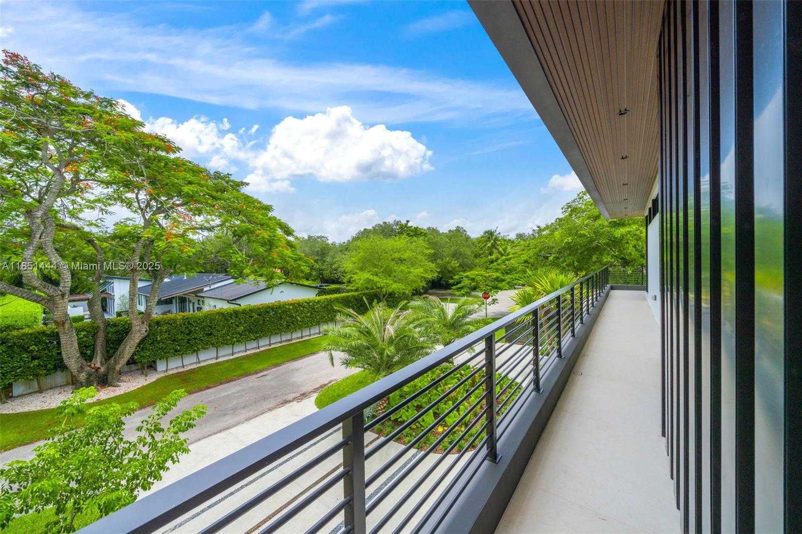 Small Image of 5230 SOUTH WEST 76TH ST, Miami Number 41