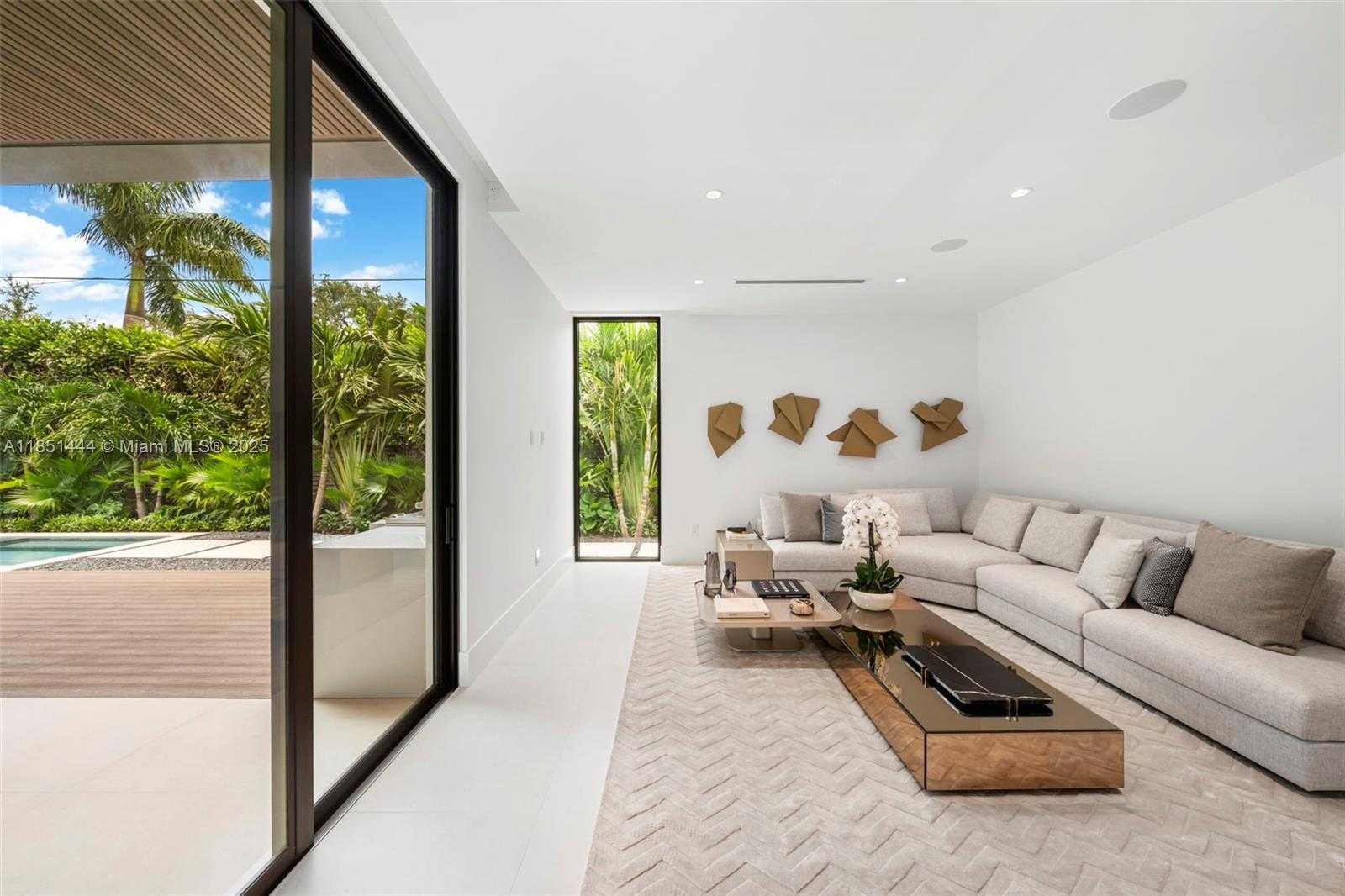 Small Image of 5230 SOUTH WEST 76TH ST, Miami Number 42