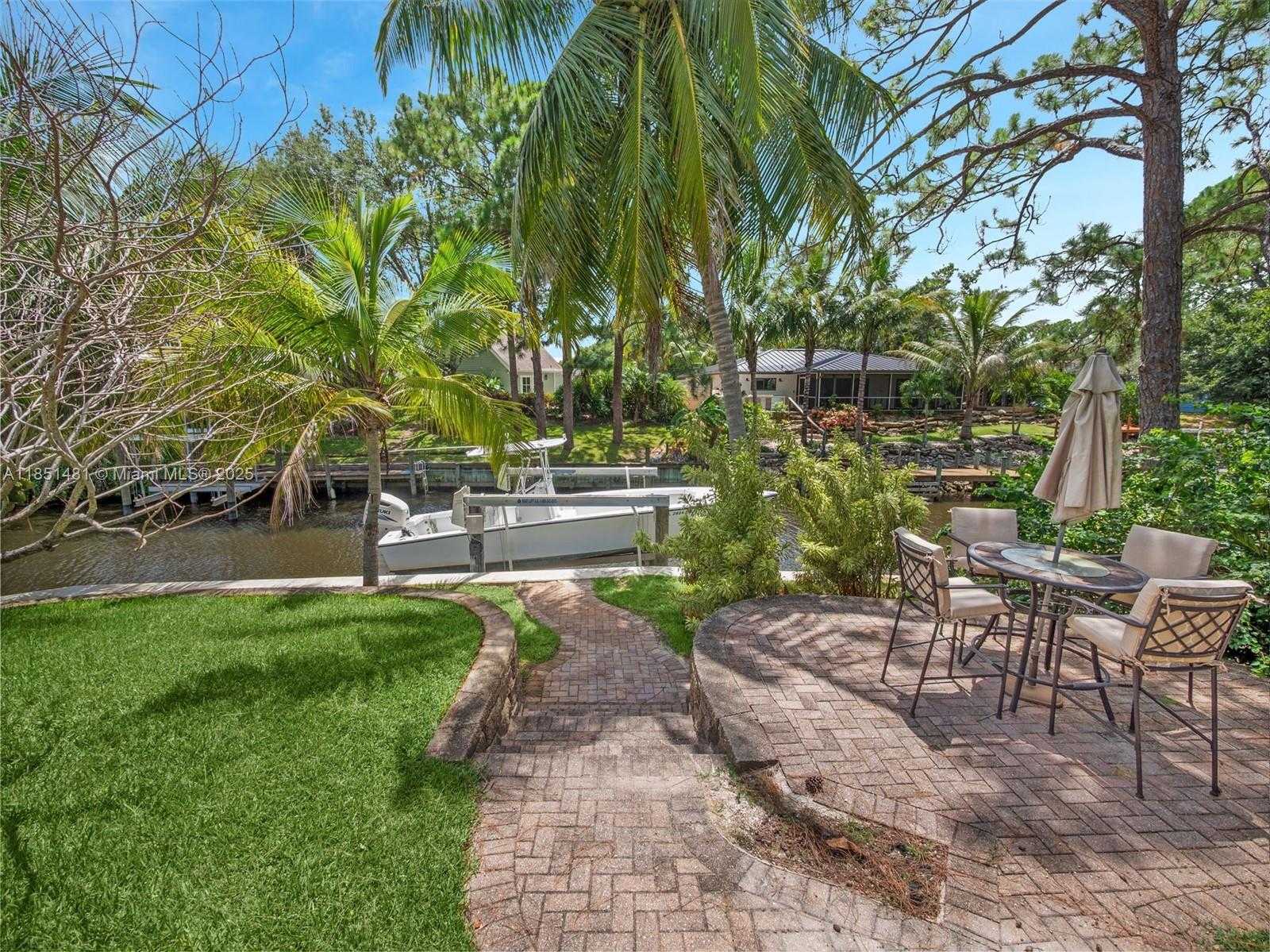 Small Image of 1338 SOUTH WEST EVERGREEN LN, Palm City Number 3