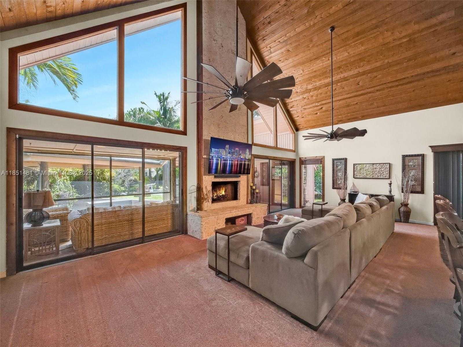 Small Image of 1338 SOUTH WEST EVERGREEN LN, Palm City Number 4
