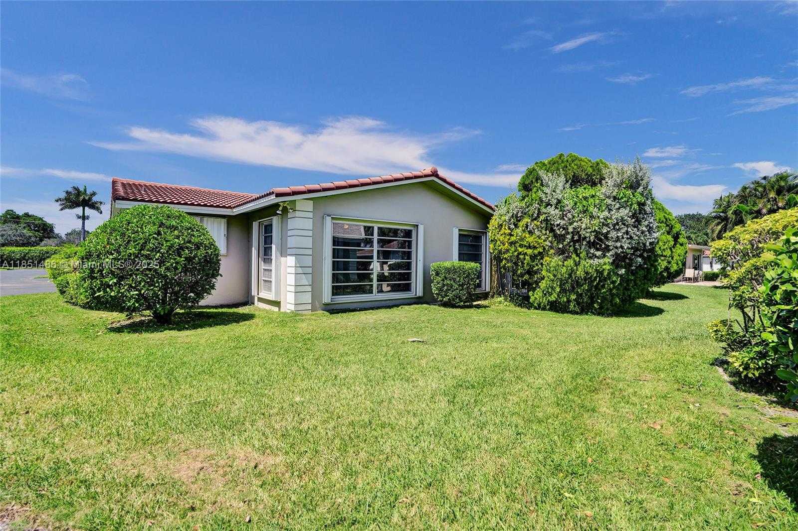 Small Image of 7200 EAST TROPICAL WAY, Plantation Number 12