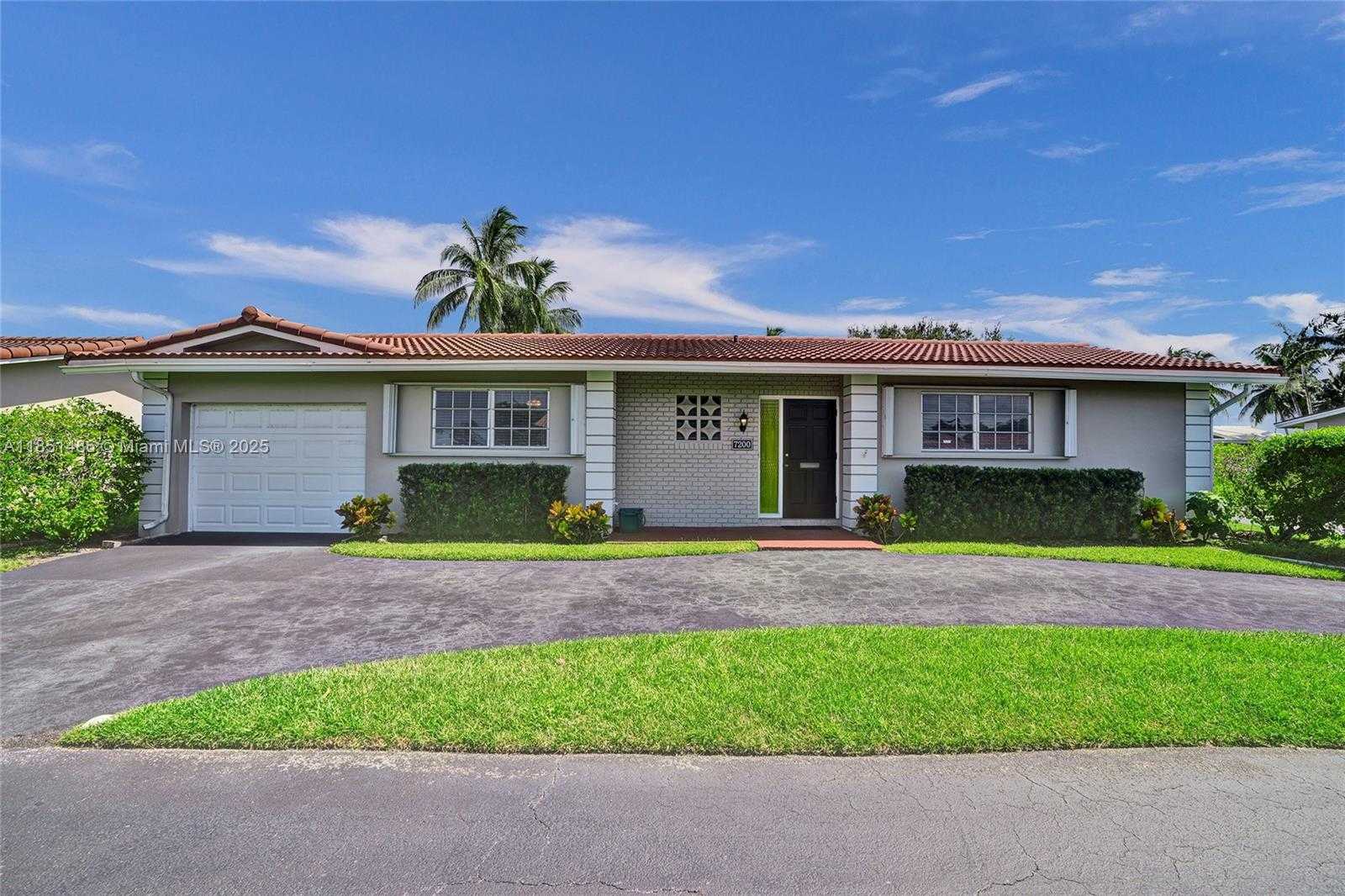 Small Image of 7200 EAST TROPICAL WAY, Plantation Number 2