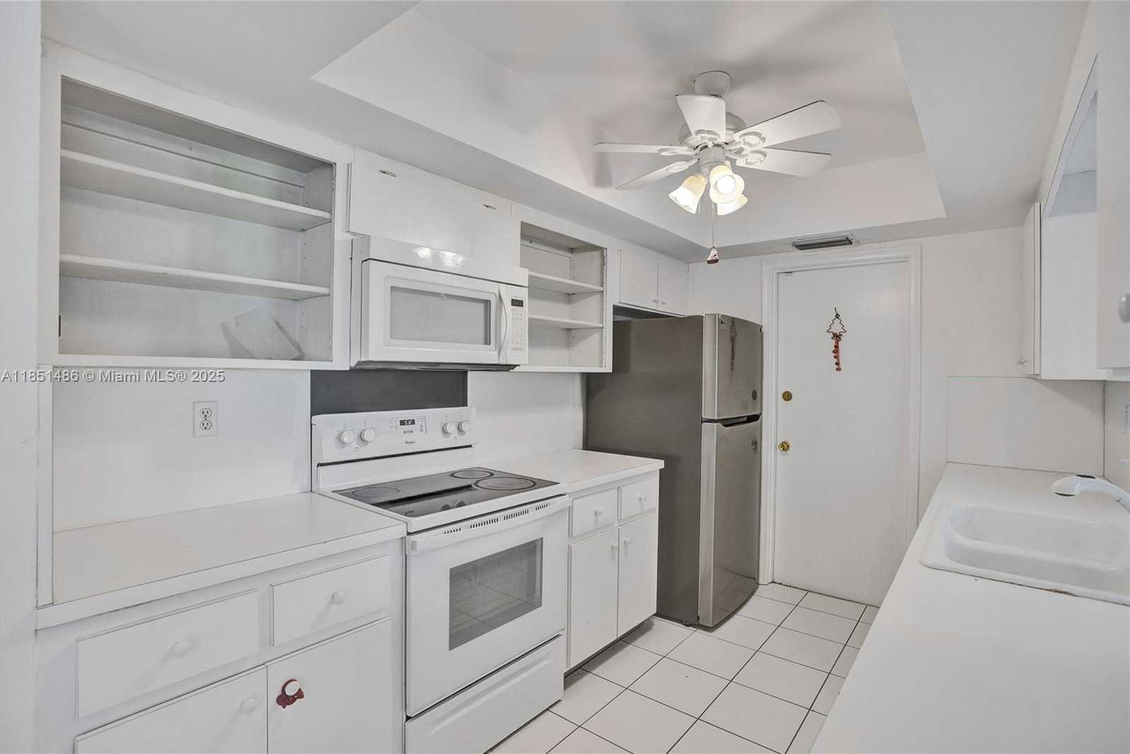 Small Image of 7200 EAST TROPICAL WAY, Plantation Number 28