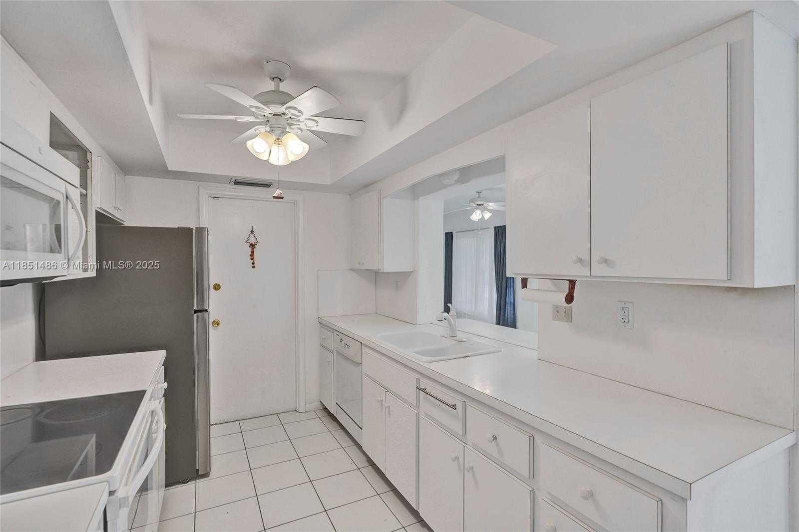 Small Image of 7200 EAST TROPICAL WAY, Plantation Number 29