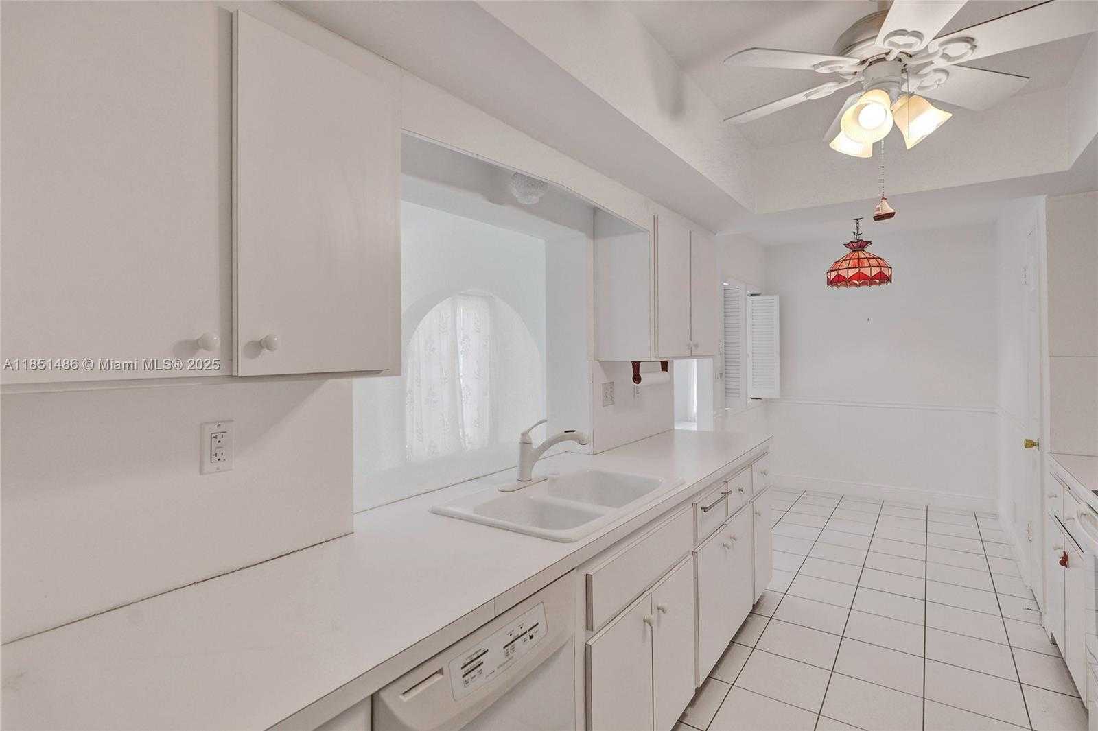Small Image of 7200 EAST TROPICAL WAY, Plantation Number 30