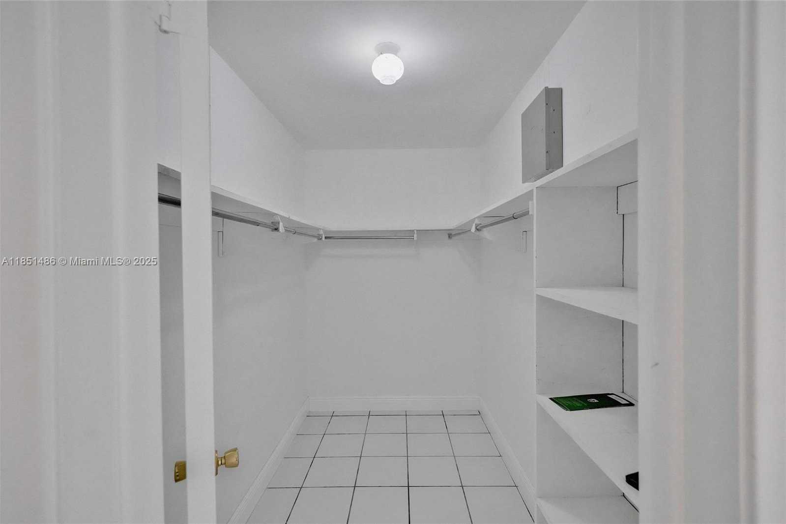 Small Image of 7200 EAST TROPICAL WAY, Plantation Number 31