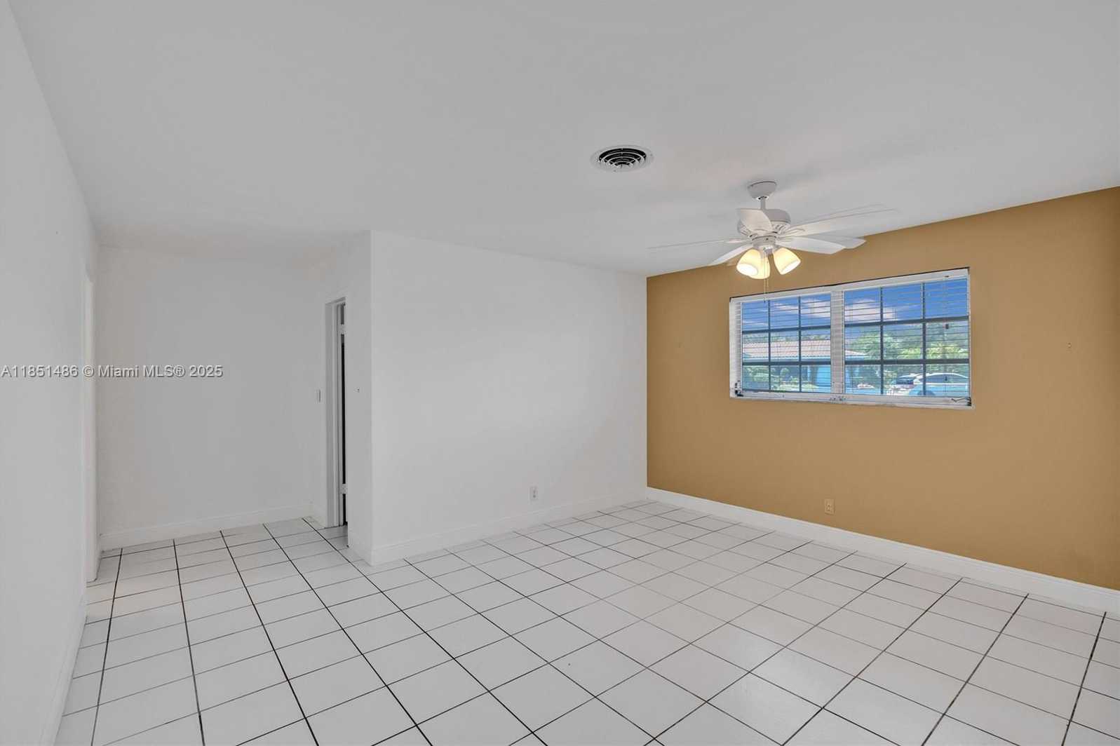 Small Image of 7200 EAST TROPICAL WAY, Plantation Number 32