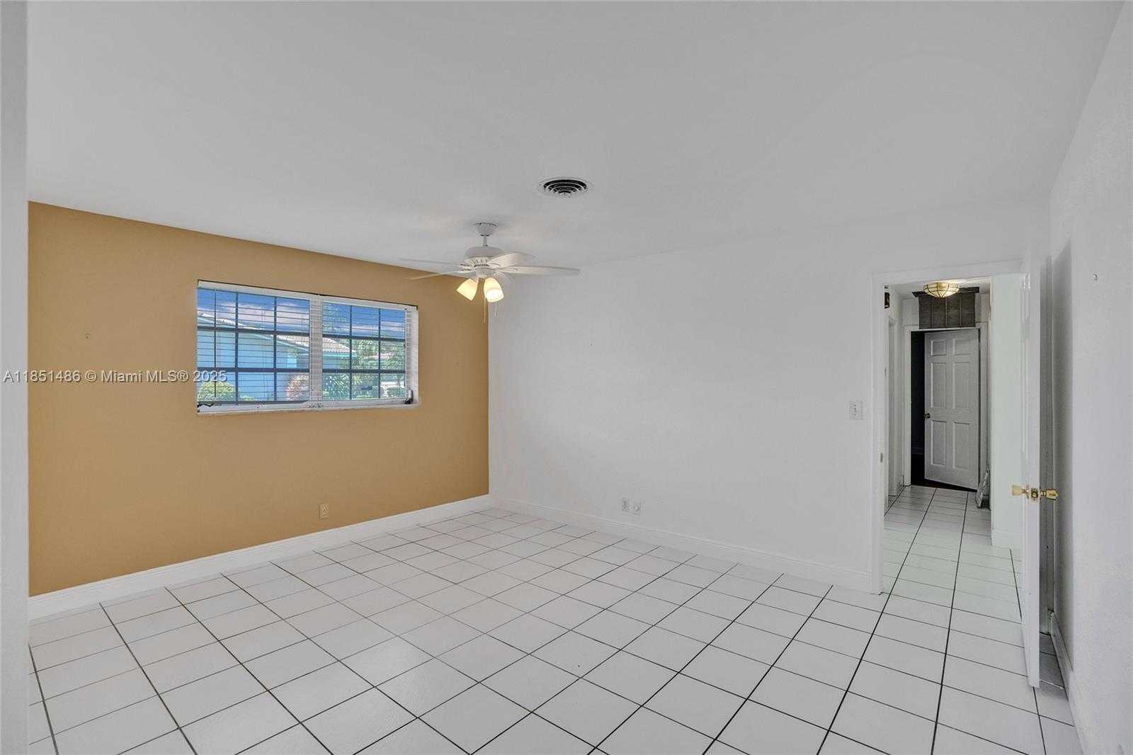Small Image of 7200 EAST TROPICAL WAY, Plantation Number 34