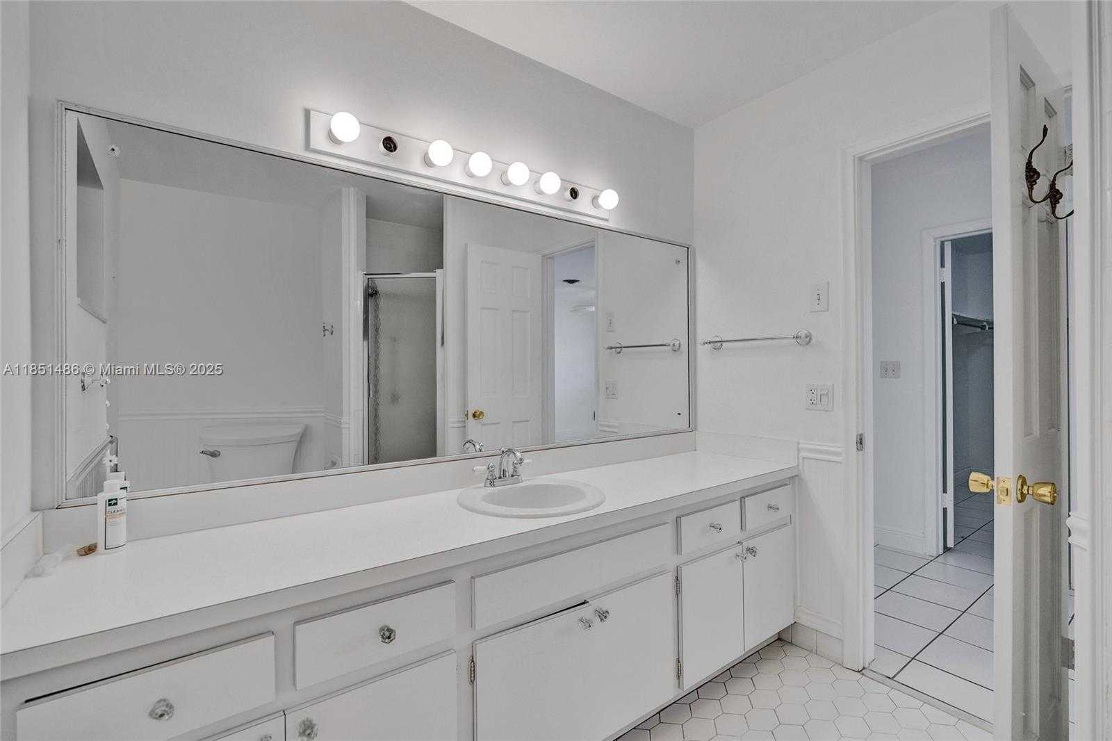 Small Image of 7200 EAST TROPICAL WAY, Plantation Number 37