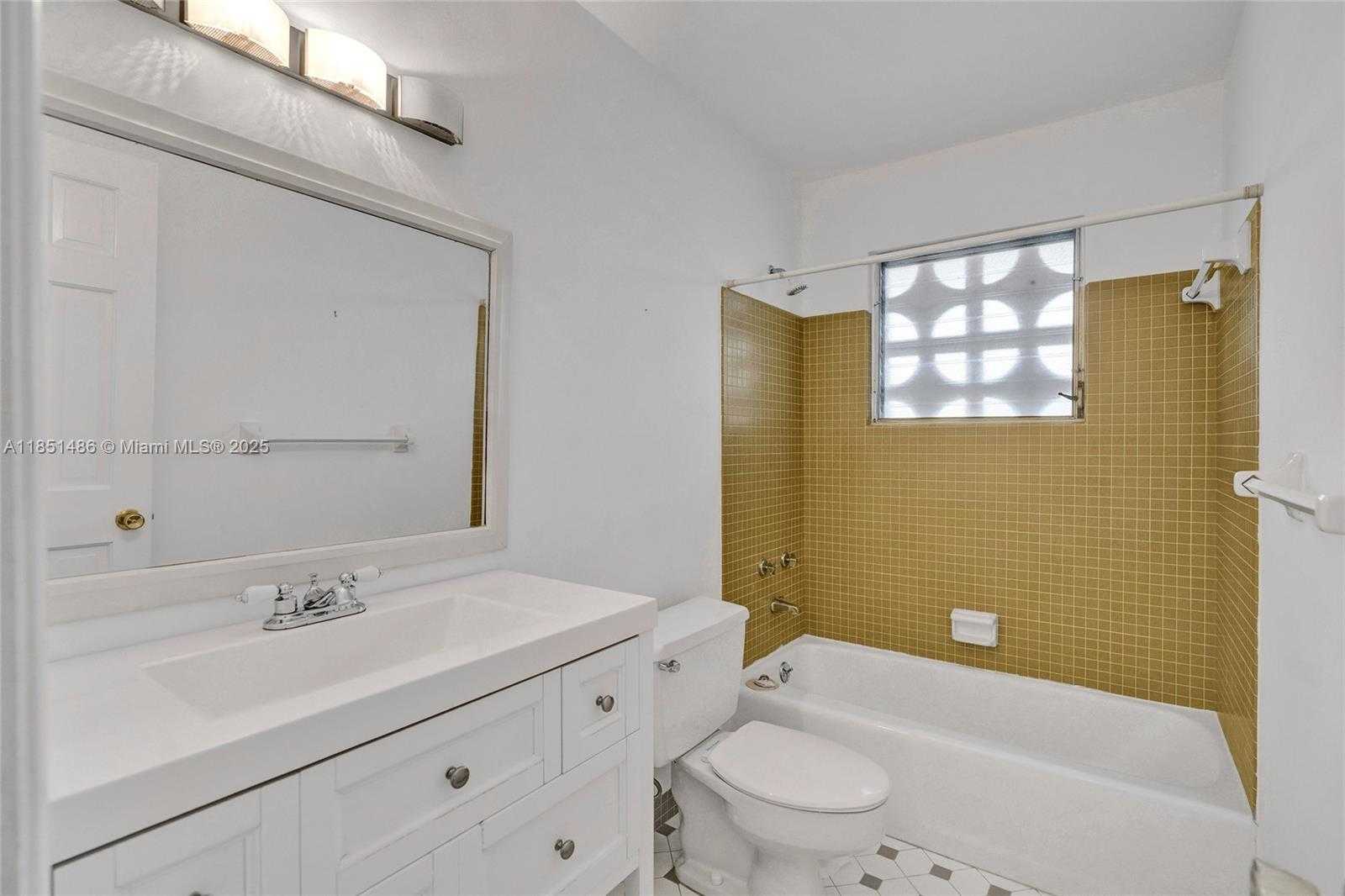 Small Image of 7200 EAST TROPICAL WAY, Plantation Number 38