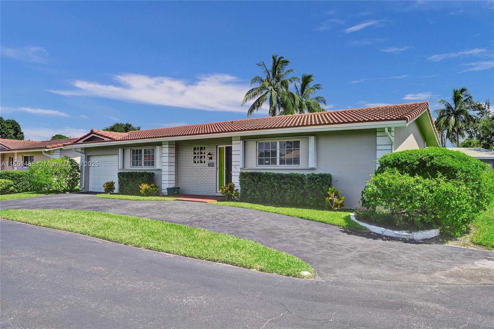 Small Image of 7200 EAST TROPICAL WAY, Plantation Number 5