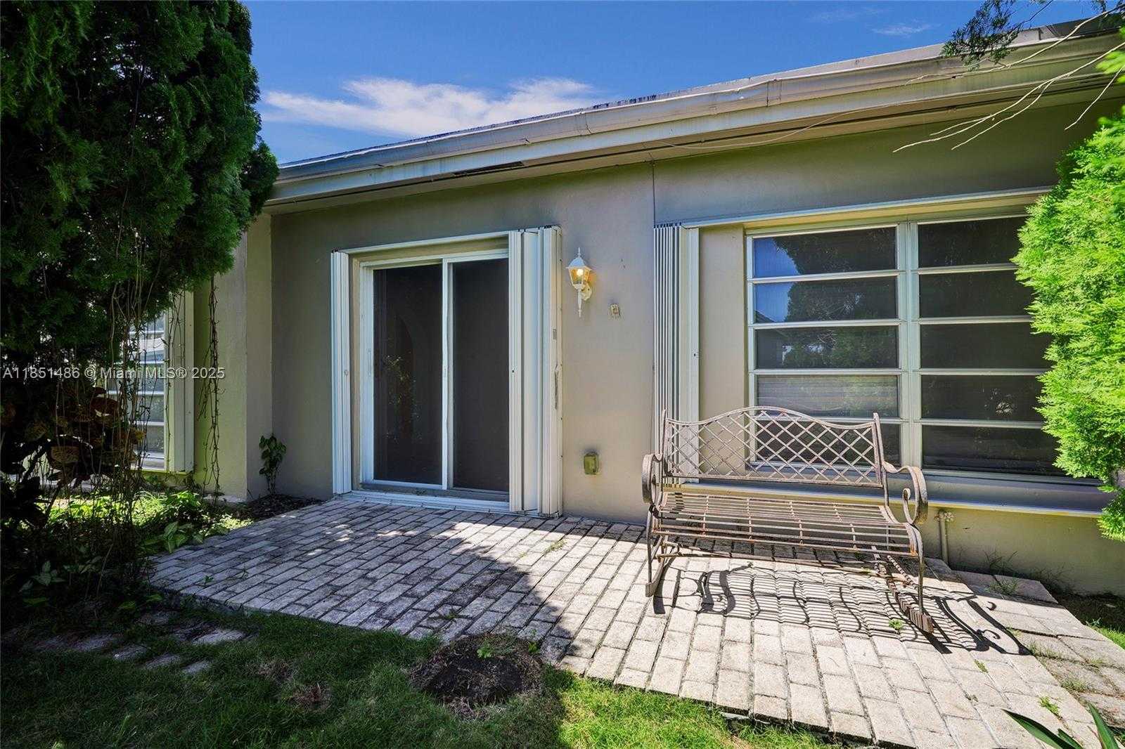 Small Image of 7200 EAST TROPICAL WAY, Plantation Number 8