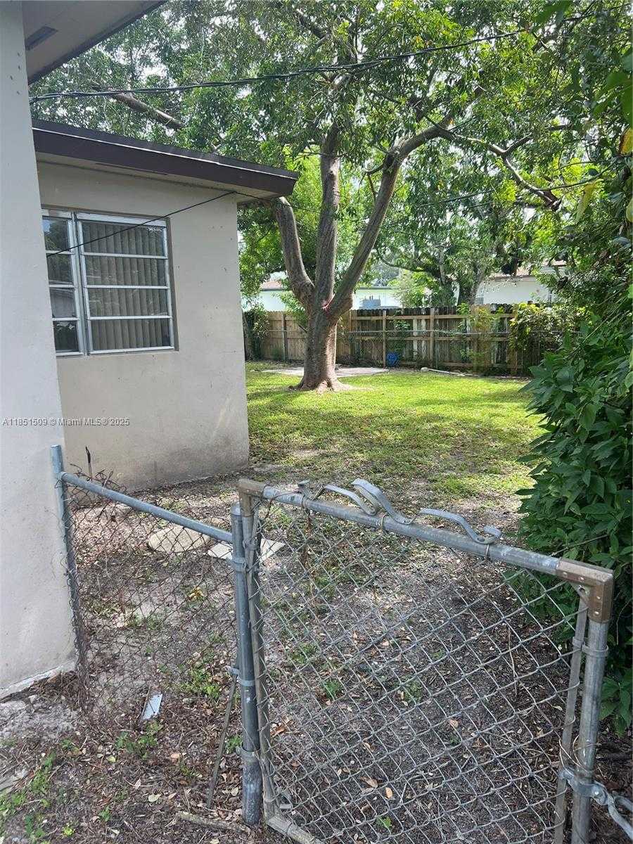 Small Image of 6720 SOUTH WEST 19TH ST, Miramar Number 4