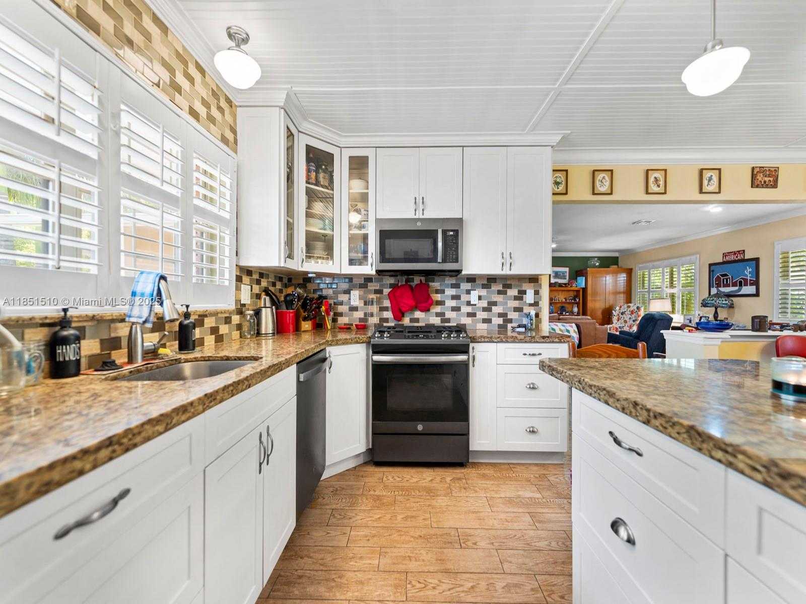Small Image of 19630 STERLING DR, Cutler Bay Number 14