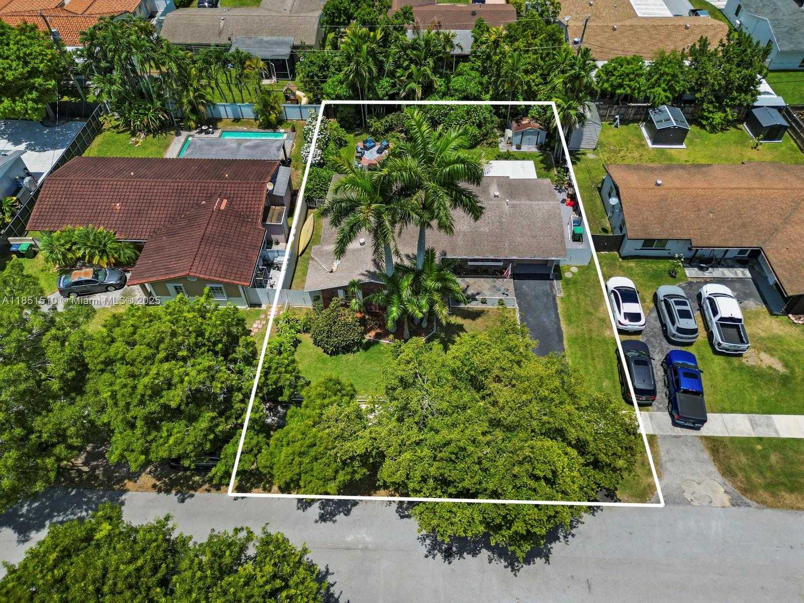 Small Image of 19630 STERLING DR, Cutler Bay Number 26