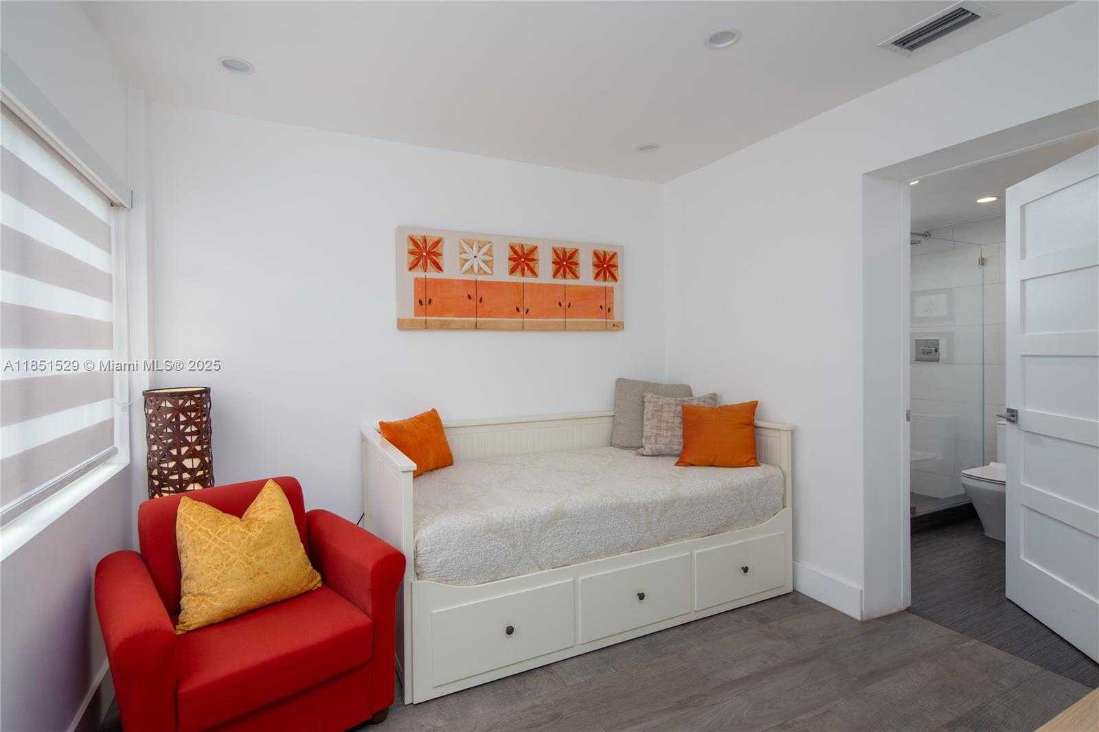 Small Image of 1070 NE 93rd St, Miami Shores, FL 33138, USA Number 32