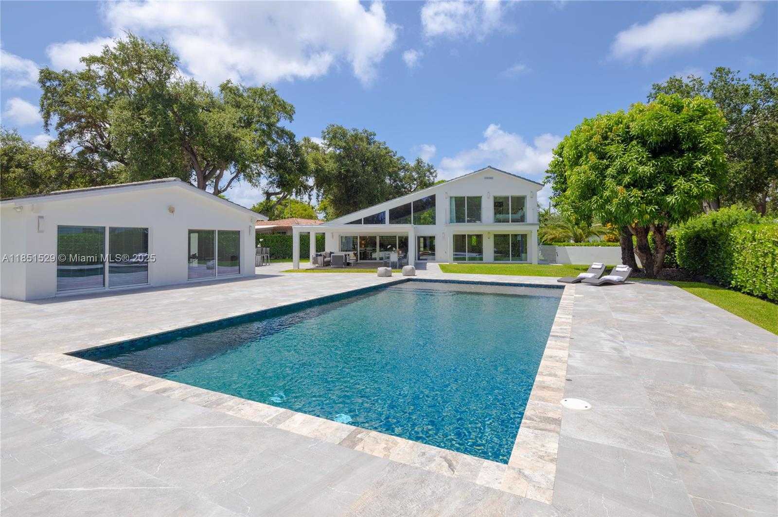 Small Image of 1070 NE 93rd St, Miami Shores, FL 33138, USA Number 45
