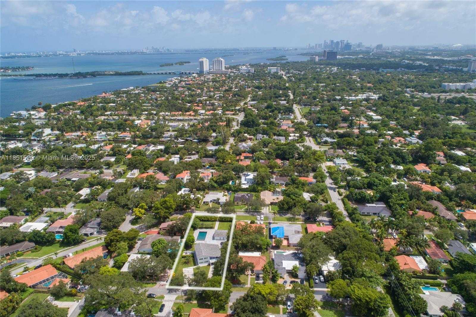 Small Image of 1070 NE 93rd St, Miami Shores, FL 33138, USA Number 52
